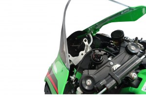 Kawasaki ZX-10 R 21-FHR with GFK airduct on bike (2)